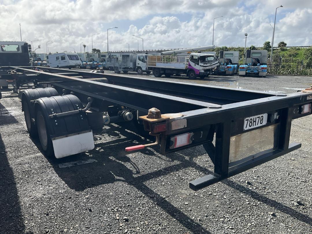 Photo '6' of Homebuilt IDEAL SERVICES Skeletal Semi