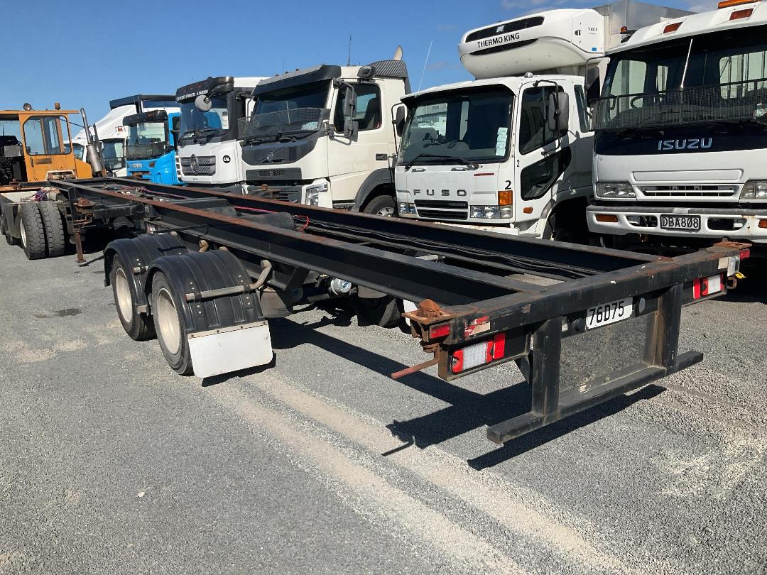 Photo '6' of Homebuilt IDEAL SERVICES Skeletal Semi