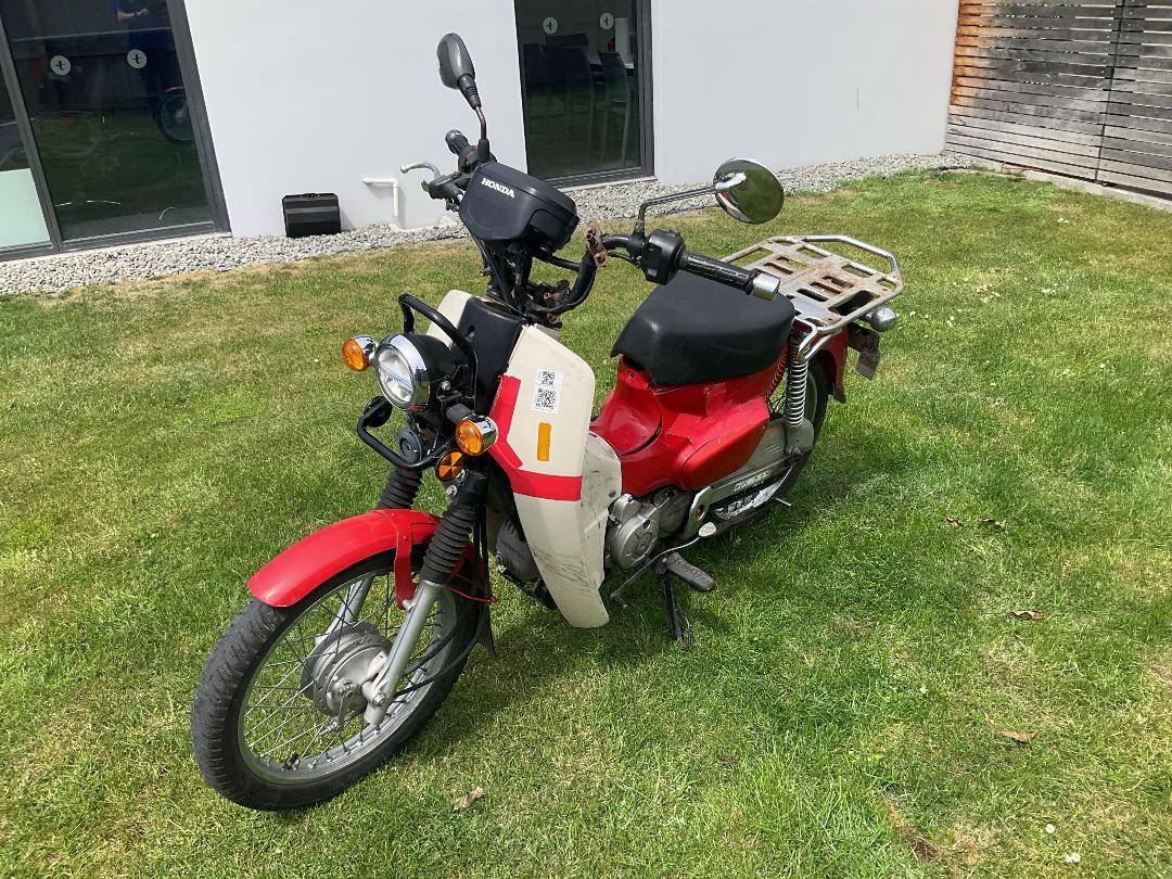 Photo '2' of Honda C 110X