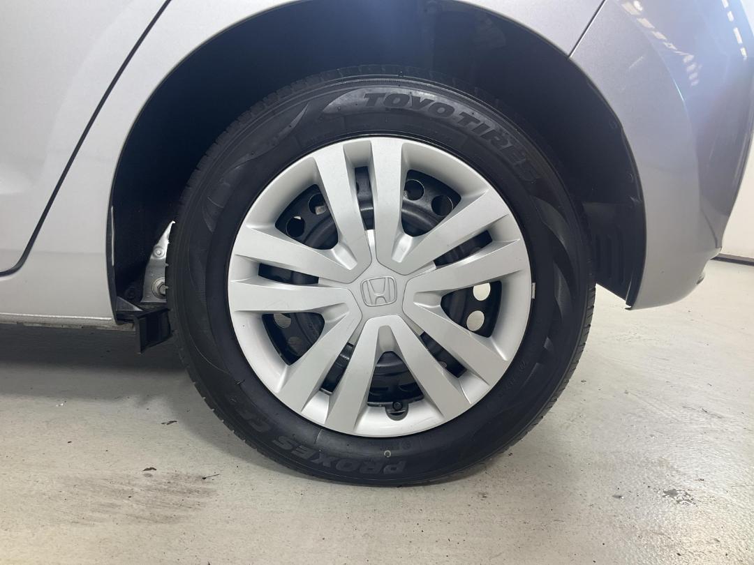 Photo '11' of Honda FIT