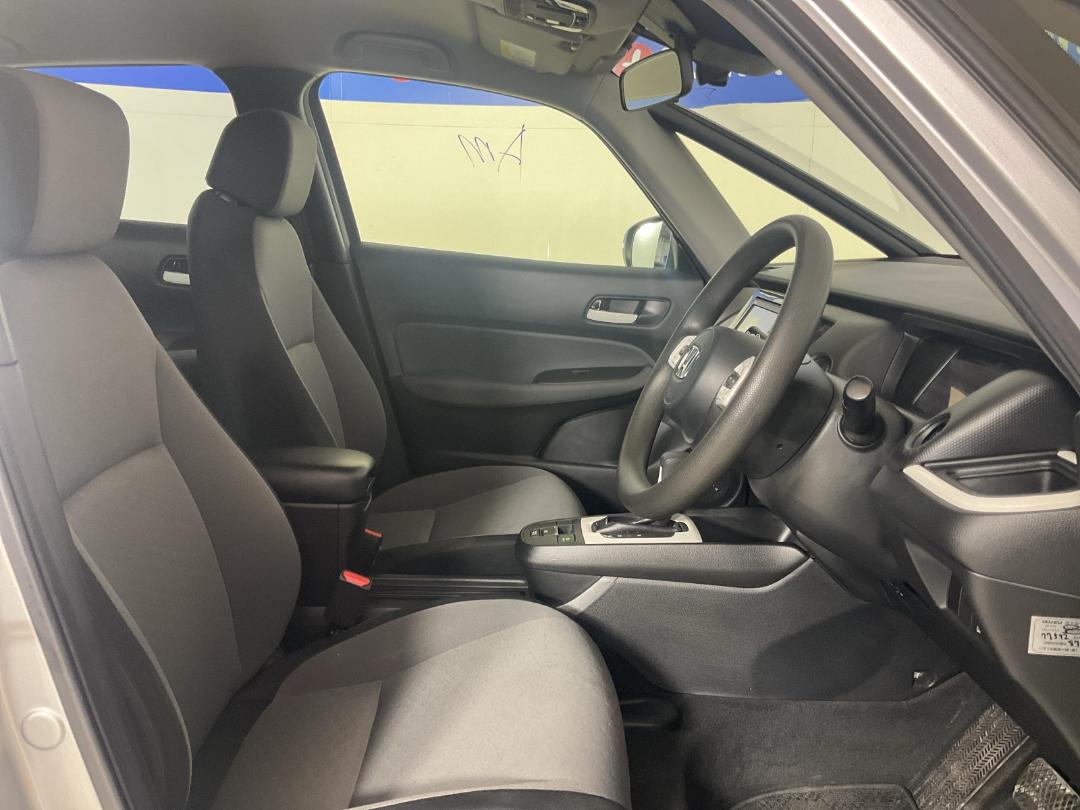 Photo '16' of Honda FIT