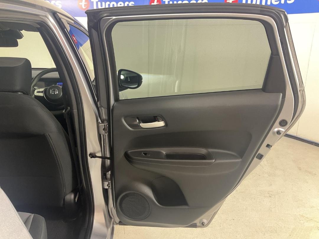 Photo '19' of Honda FIT