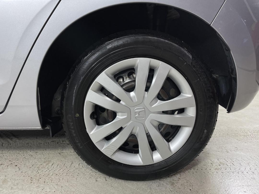 Photo '11' of Honda FIT