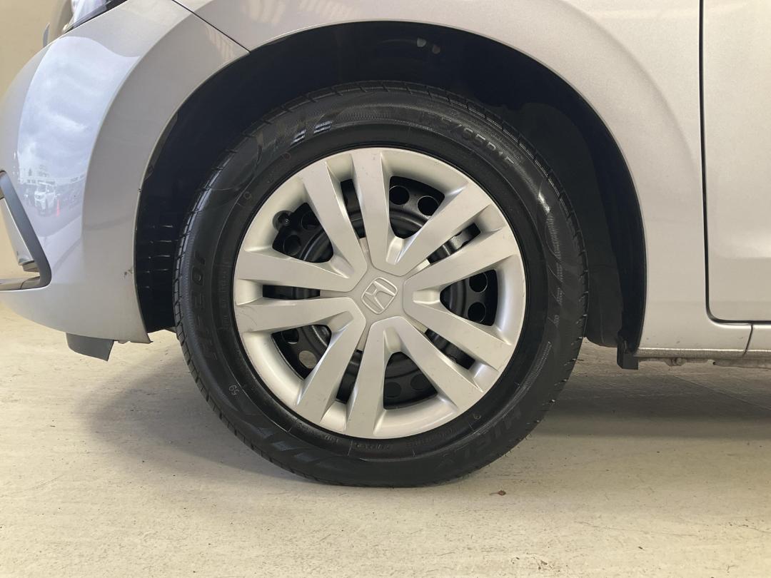 Photo '10' of Honda FIT