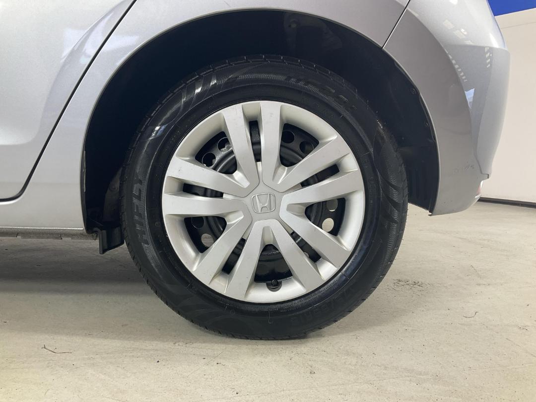 Photo '11' of Honda FIT