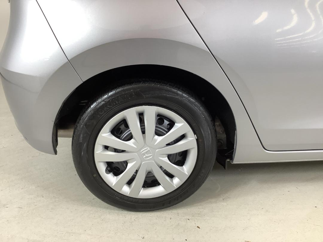 Photo '12' of Honda FIT