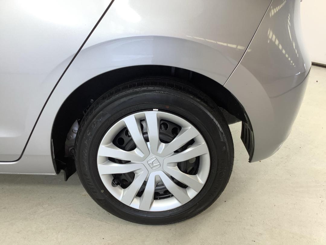 Photo '11' of Honda FIT