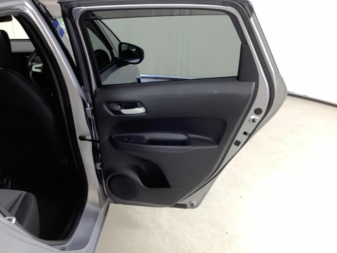 Photo '19' of Honda FIT