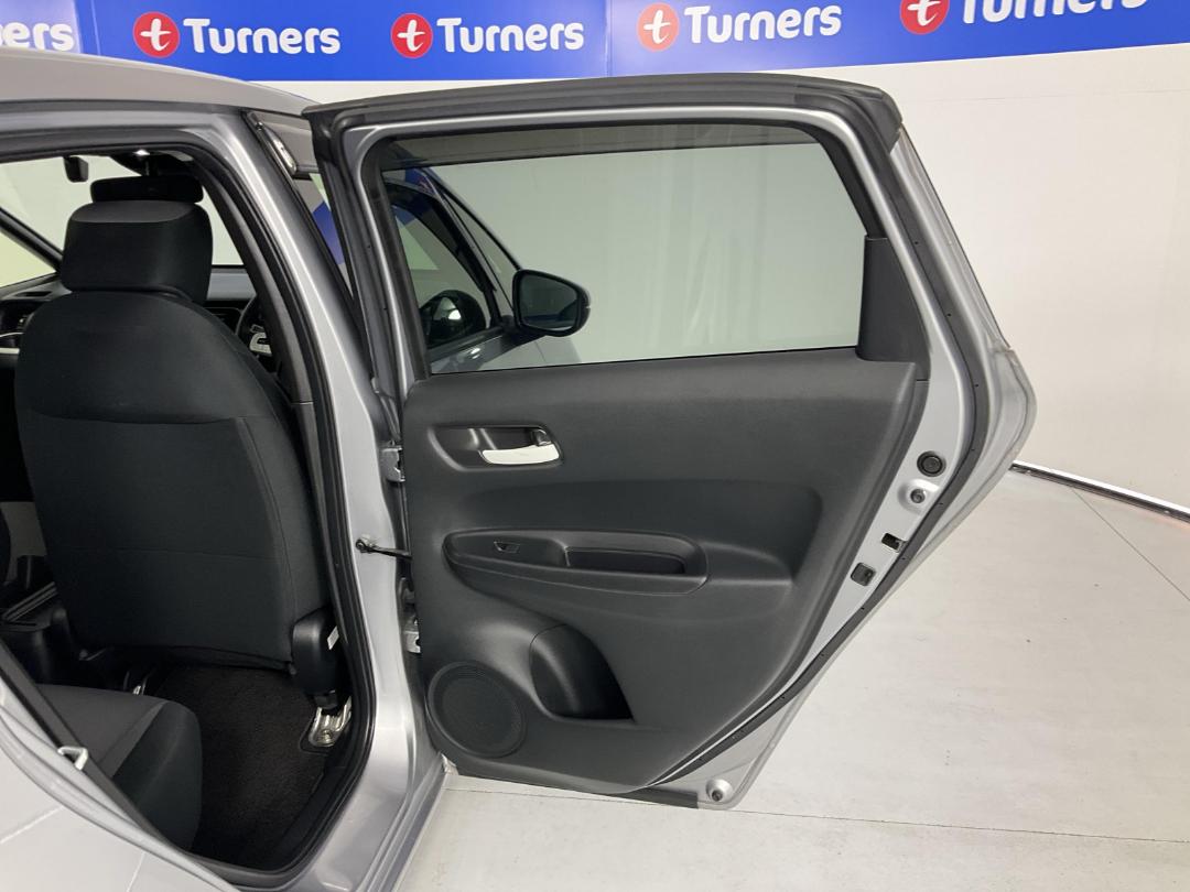 Photo '19' of Honda FIT