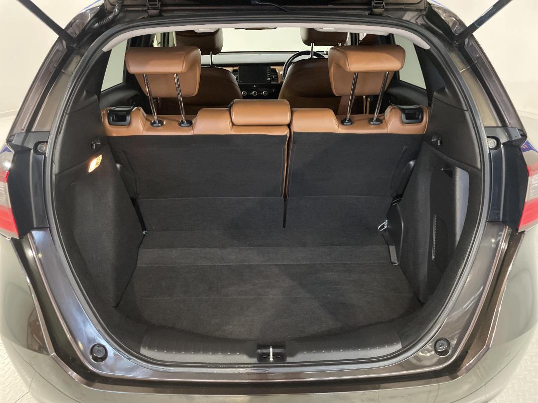 Photo '14' of Honda FIT