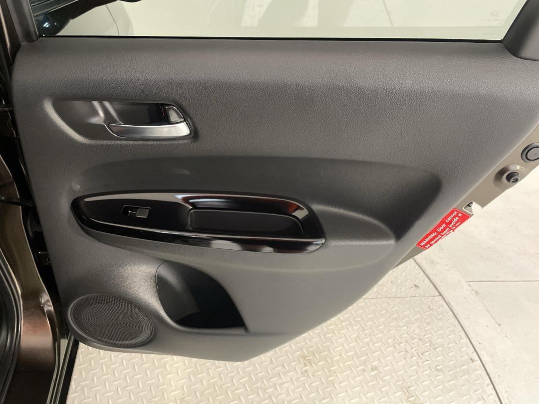 Photo '19' of Honda FIT