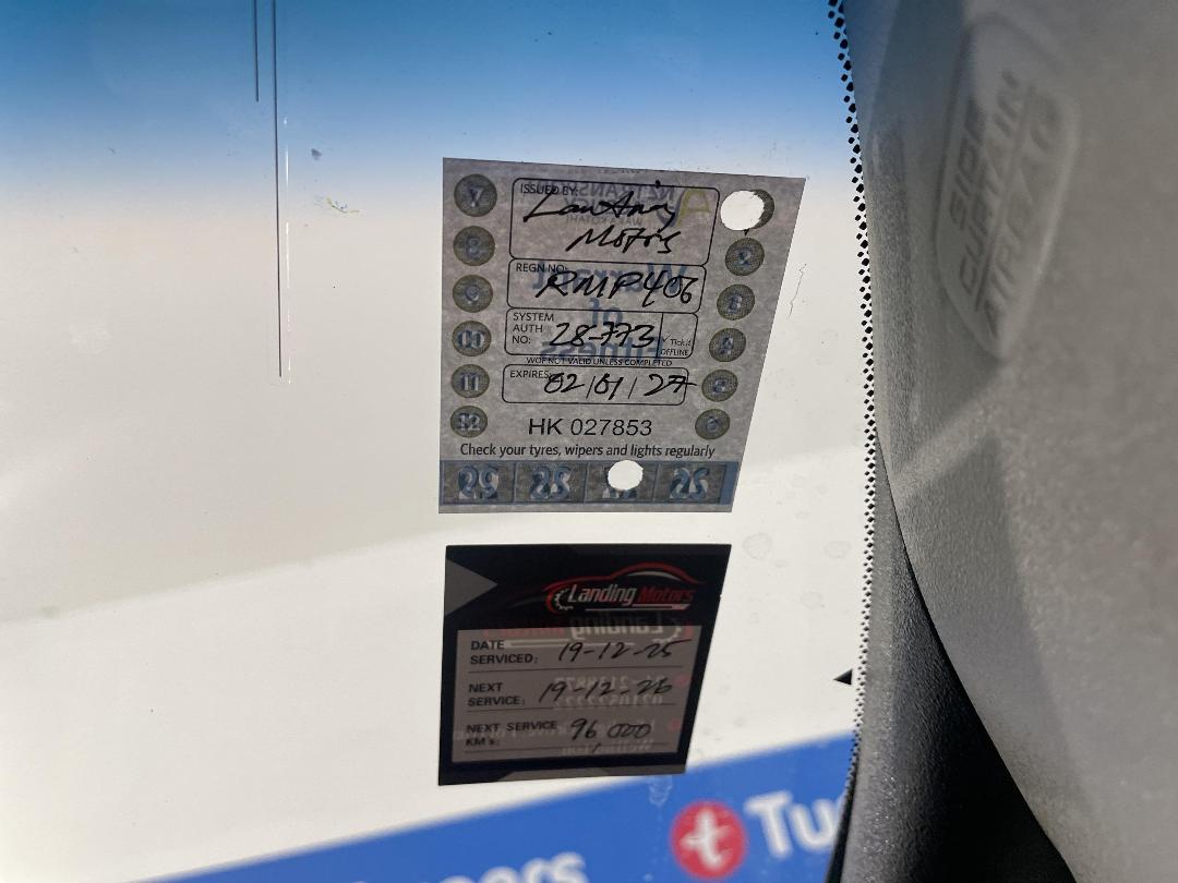 Photo '34' of Honda FIT