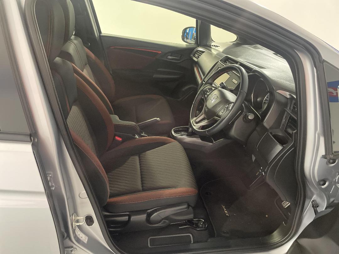 Photo '16' of Honda Jazz Photo '16' of Honda Jazz