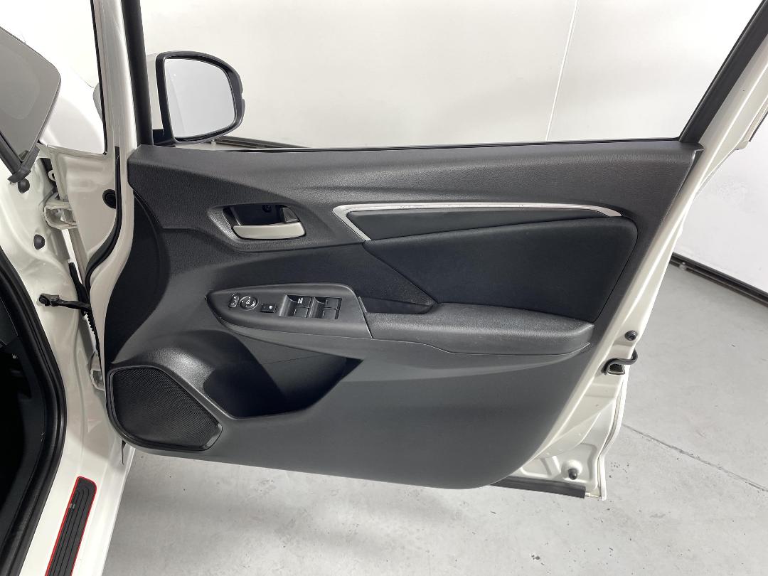 Photo '15' of Honda Jazz Photo '15' of Honda Jazz