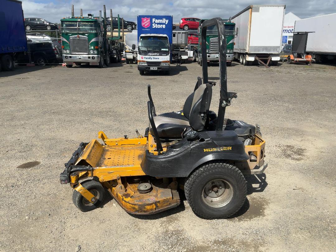 Photo '7' of Hustler 933738CE 933738CE Ride On Mower