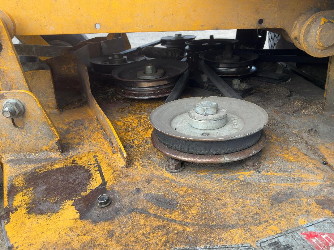 Photo '18' of Hustler 933738CE 933738CE Ride On Mower