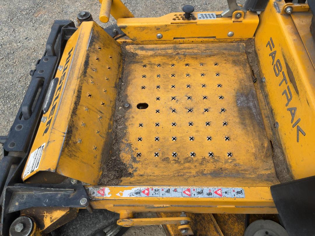 Photo '19' of Hustler 933738CE 933738CE Ride On Mower