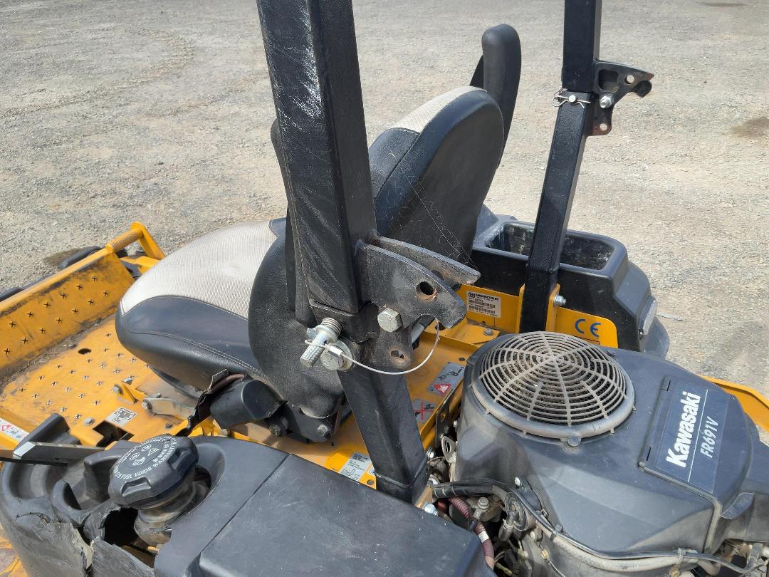 Photo '26' of Hustler 933738CE 933738CE Ride On Mower Photo '26' of Hustler 933738CE 933738CE Ride On Mower