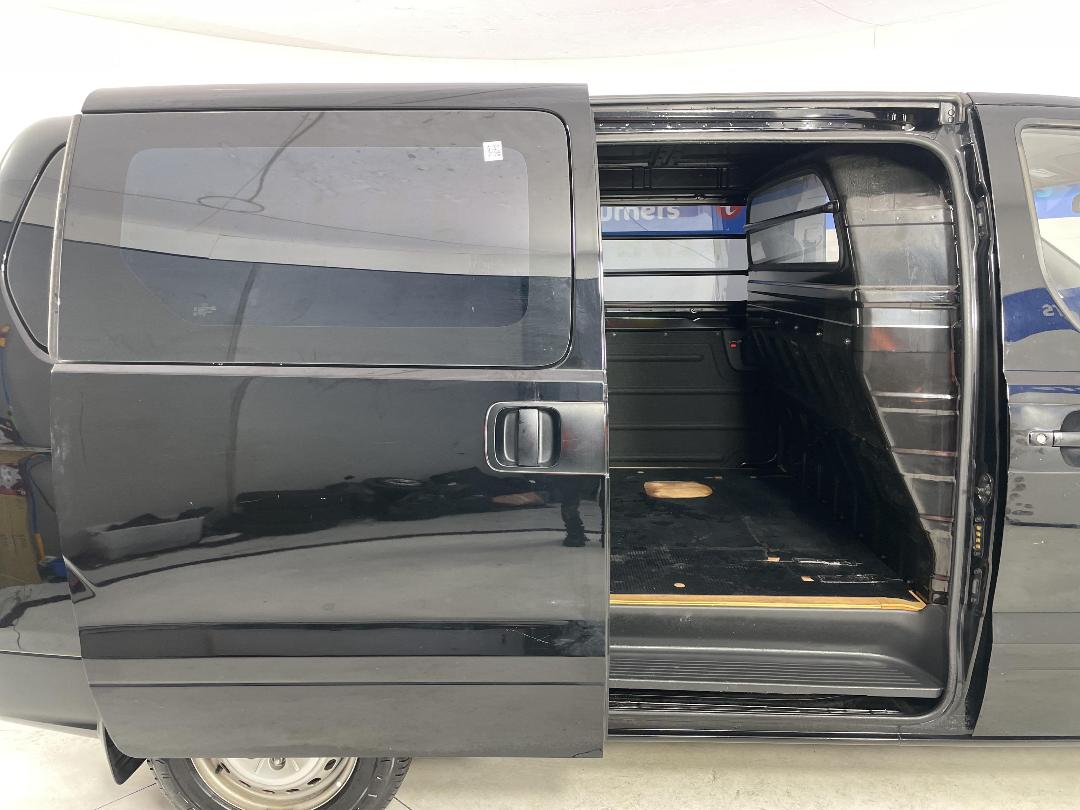 Photo '19' of Hyundai Iload Photo '19' of Hyundai Iload