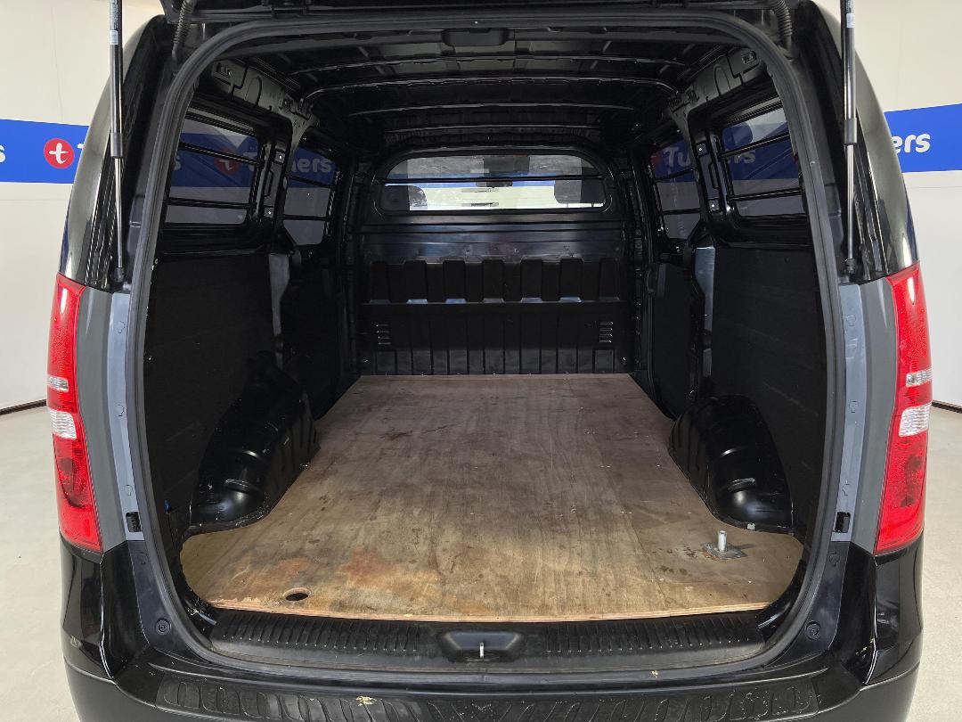 Photo '14' of Hyundai Iload Photo '14' of Hyundai Iload