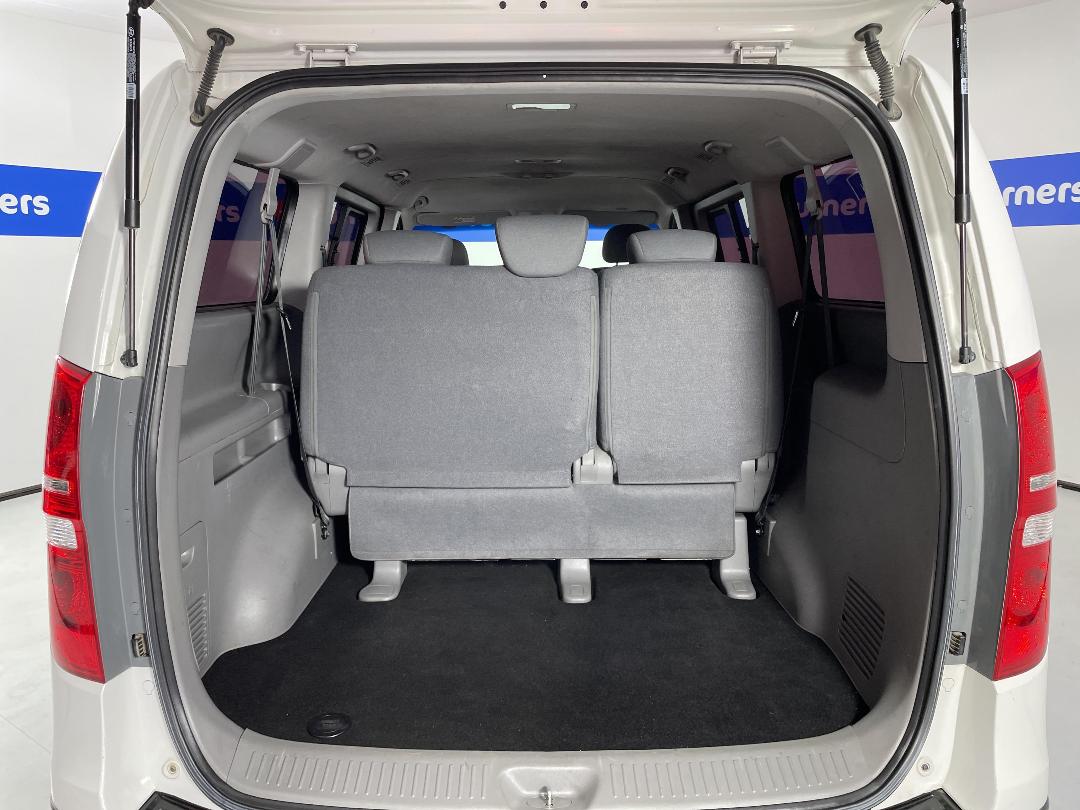 Photo '14' of Hyundai Imax