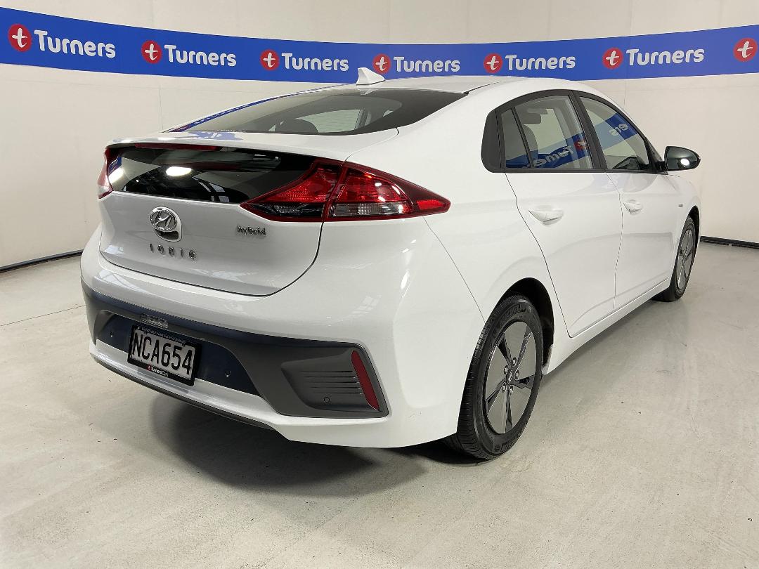 Photo '7' of Hyundai Ioniq Photo '7' of Hyundai Ioniq