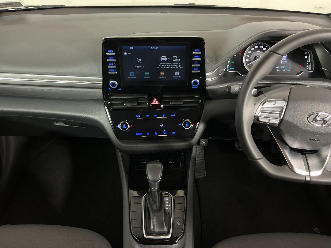 Photo '18' of Hyundai Ioniq Photo '18' of Hyundai Ioniq