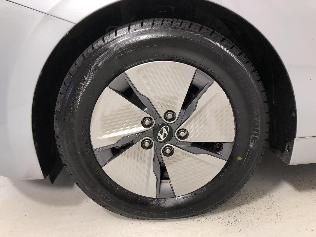 Photo '10' of Hyundai Ioniq