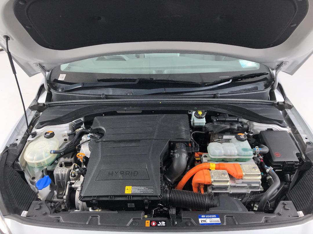 Photo '13' of Hyundai Ioniq