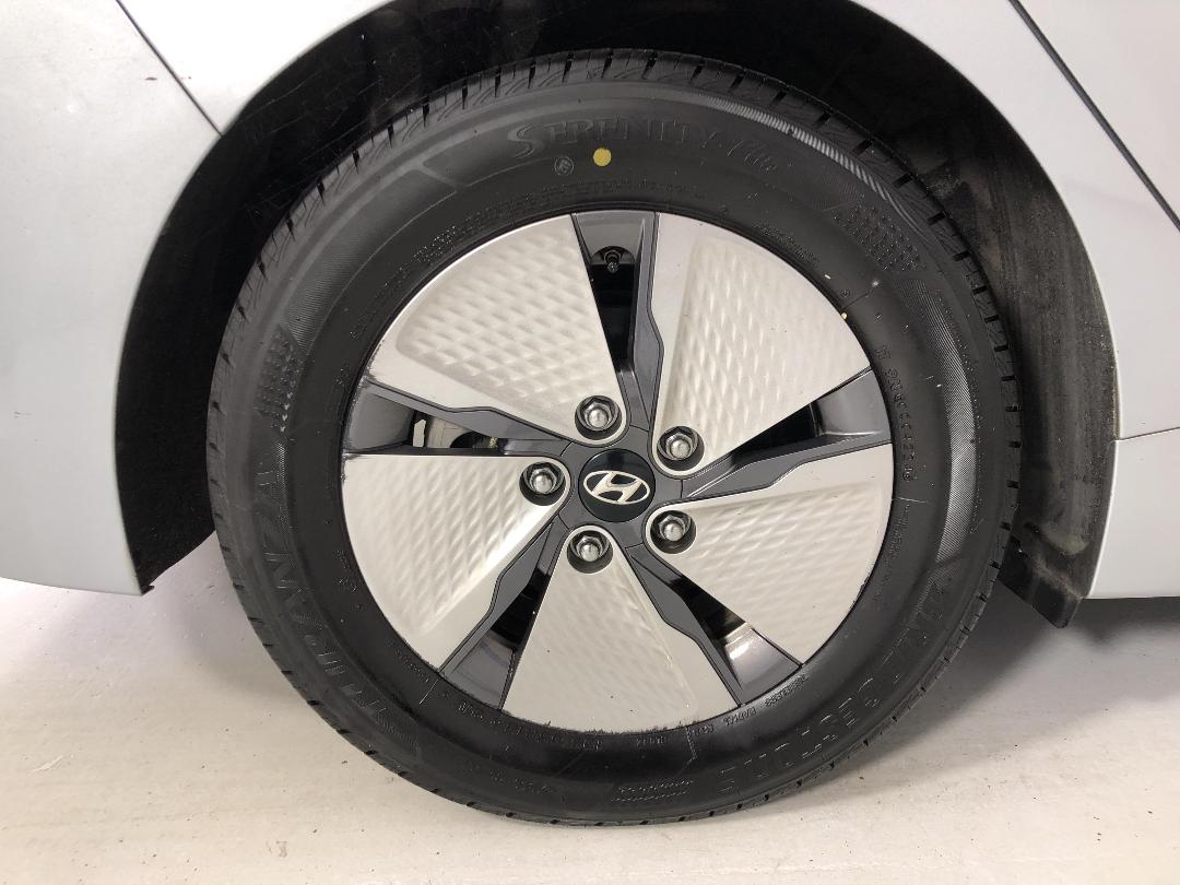 Photo '12' of Hyundai Ioniq