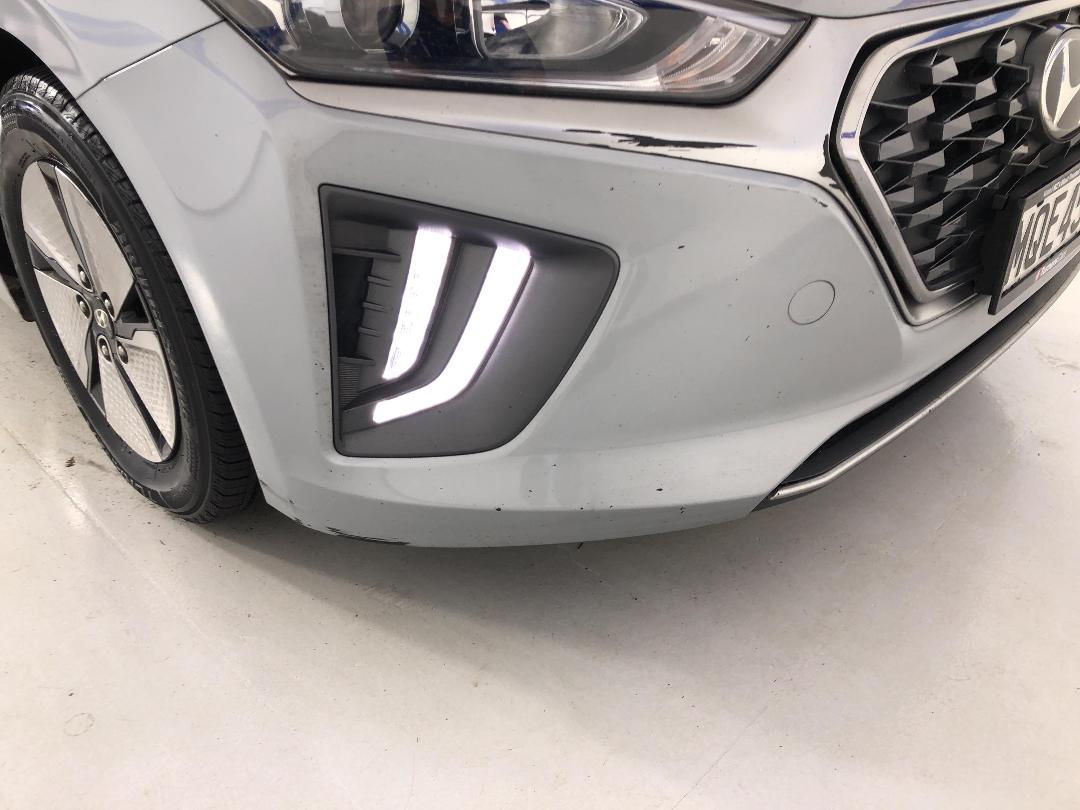 Photo '24' of Hyundai Ioniq