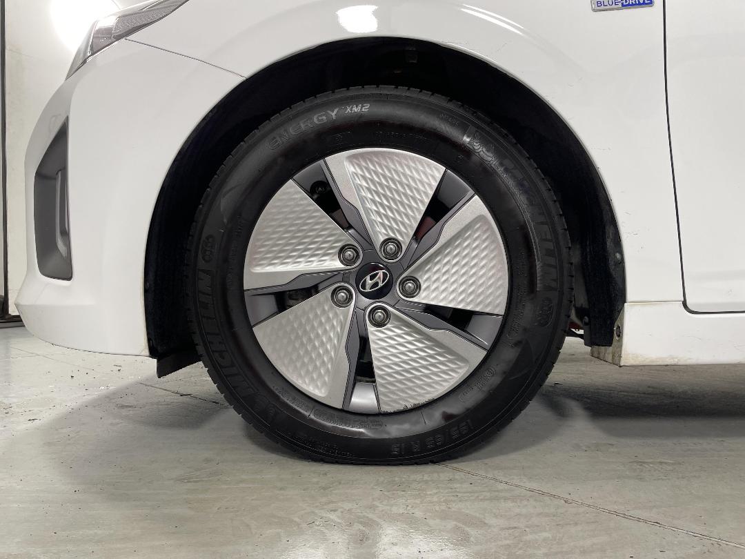 Photo '10' of Hyundai Ioniq