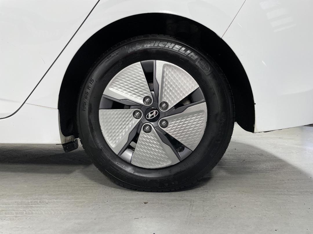 Photo '11' of Hyundai Ioniq