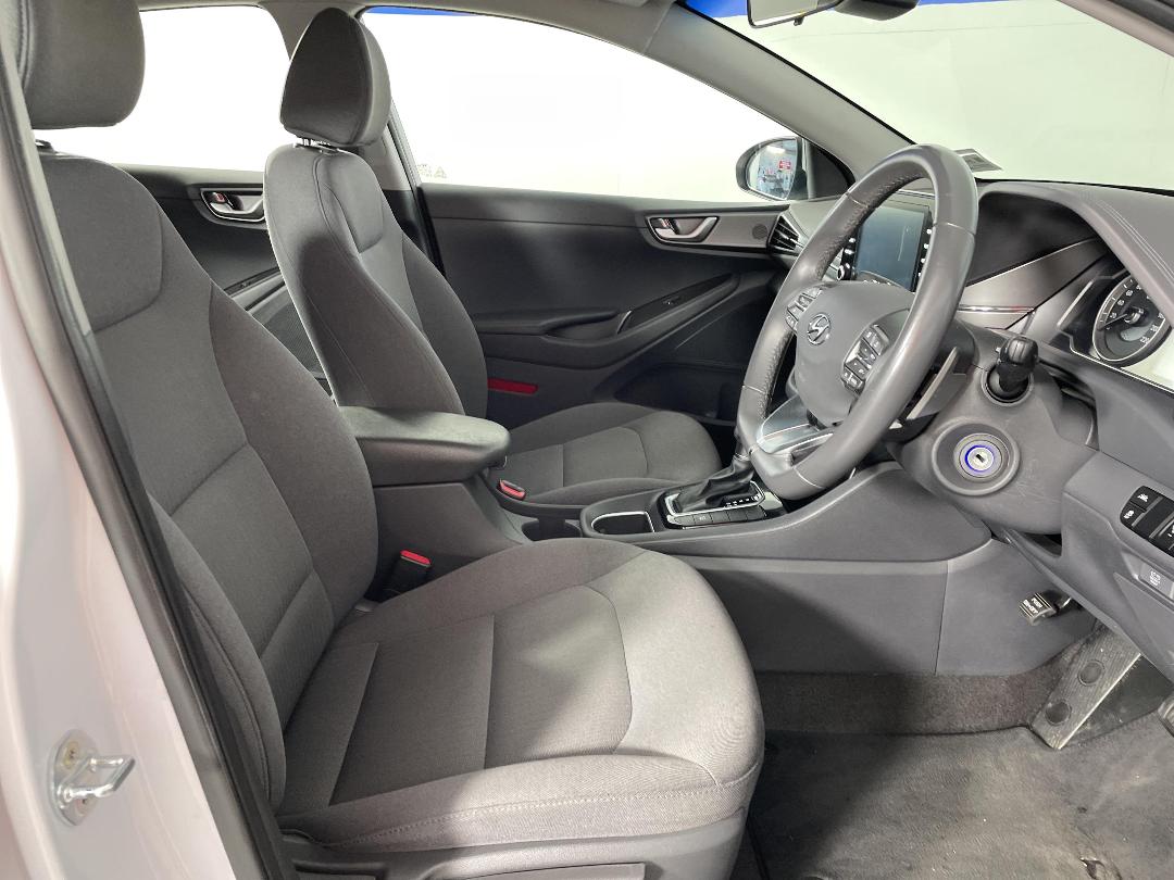 Photo '16' of Hyundai Ioniq