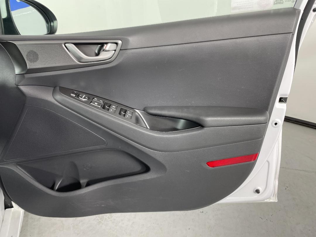 Photo '15' of Hyundai Ioniq