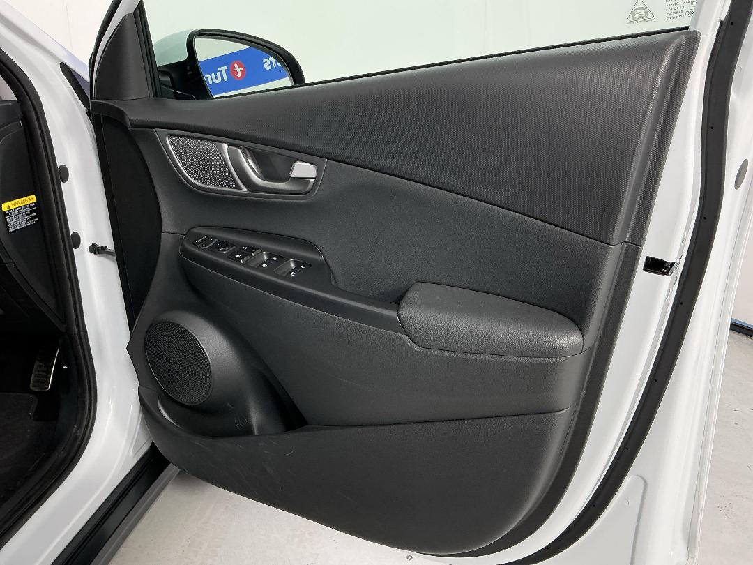 Photo '15' of Hyundai Kona Photo '15' of Hyundai Kona