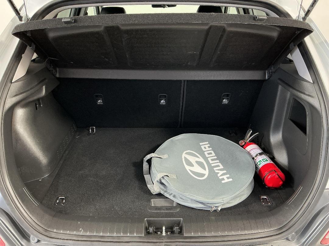 Photo '14' of Hyundai Kona Photo '14' of Hyundai Kona