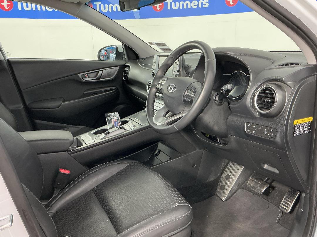 Photo '16' of Hyundai Kona Photo '16' of Hyundai Kona