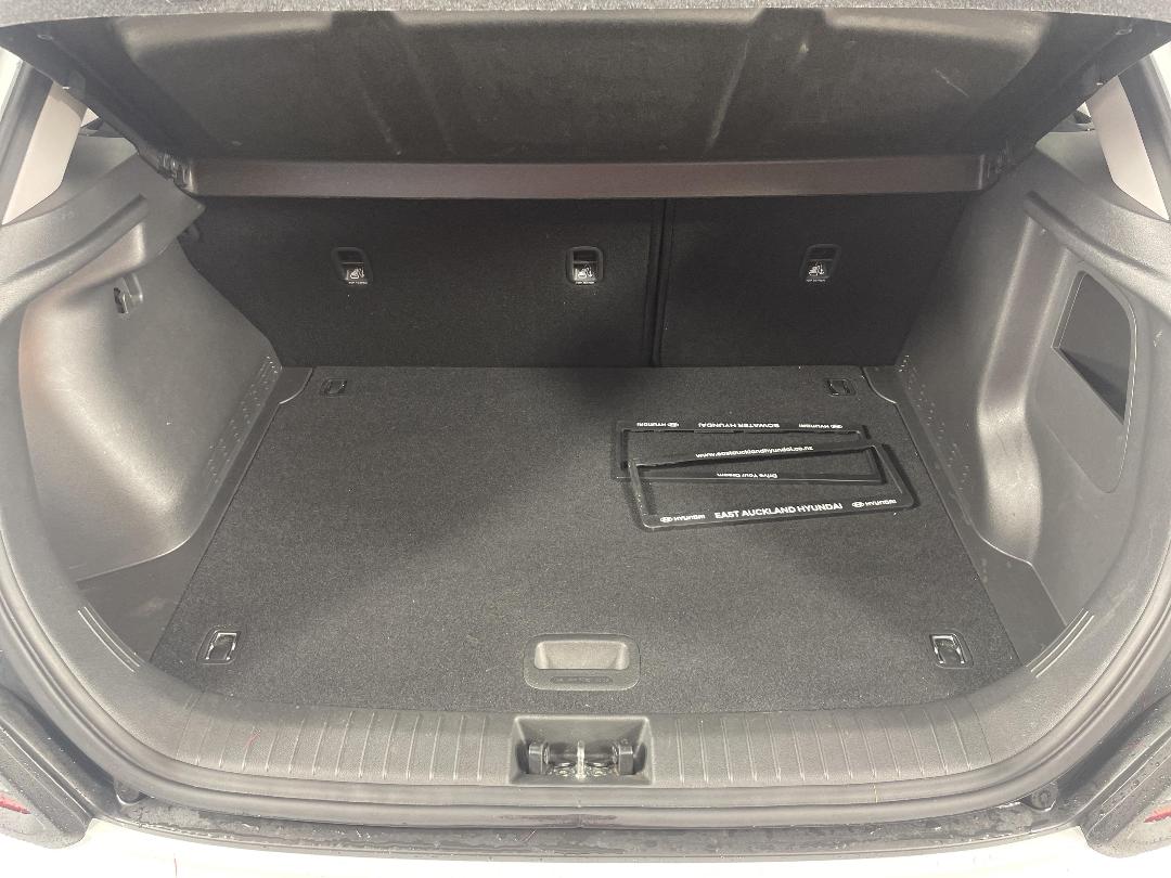 Photo '14' of Hyundai Kona Photo '14' of Hyundai Kona