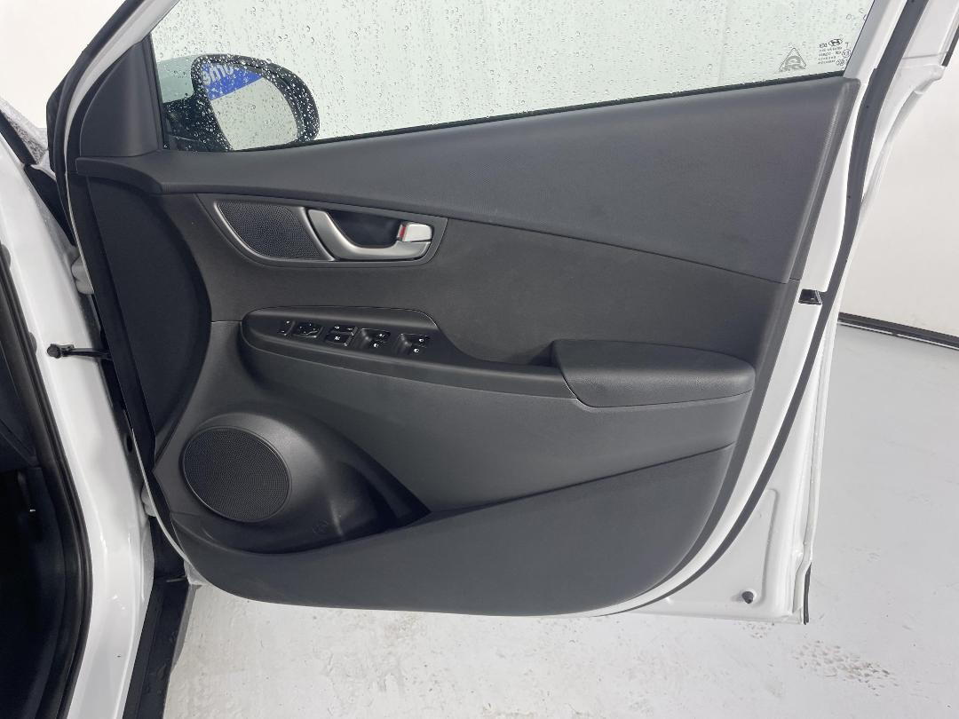 Photo '15' of Hyundai Kona Photo '15' of Hyundai Kona