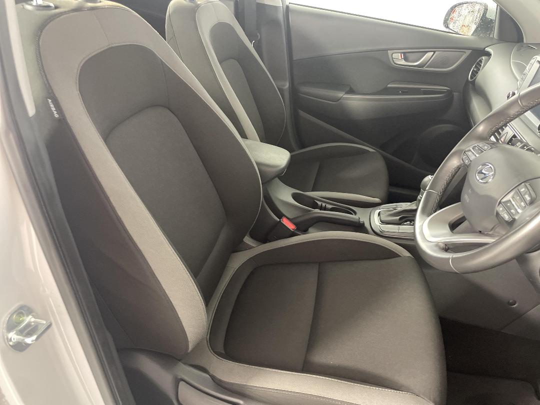 Photo '16' of Hyundai Kona Photo '16' of Hyundai Kona