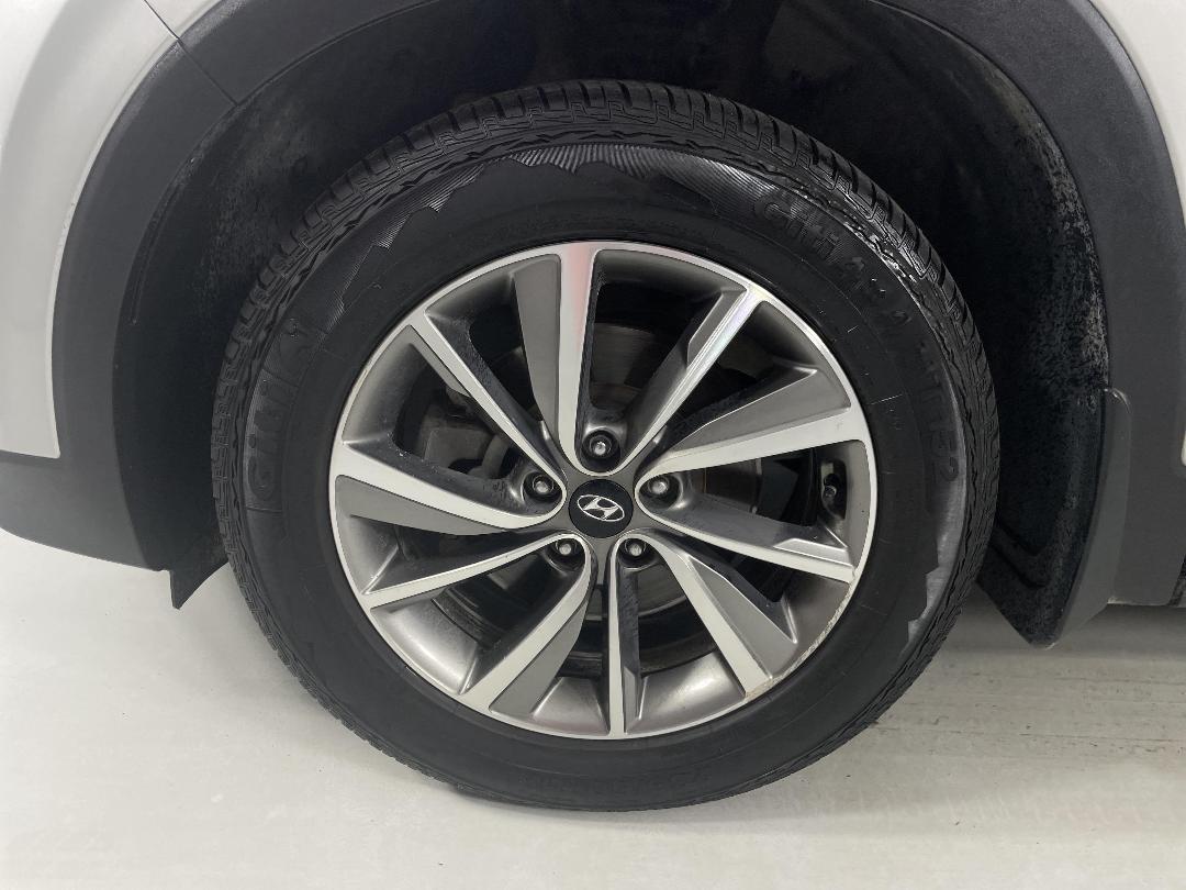 Photo '10' of Hyundai Santa FE