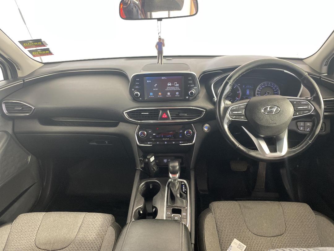 Photo '17' of Hyundai Santa FE