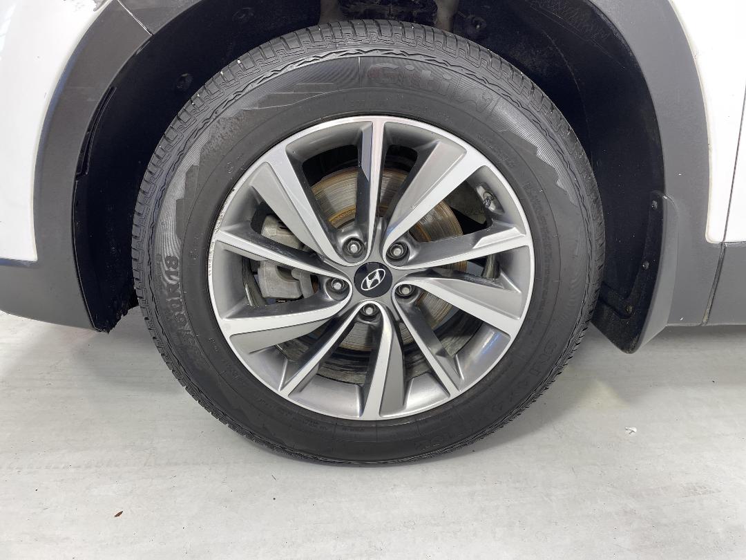 Photo '10' of Hyundai Santa FE Photo '10' of Hyundai Santa FE