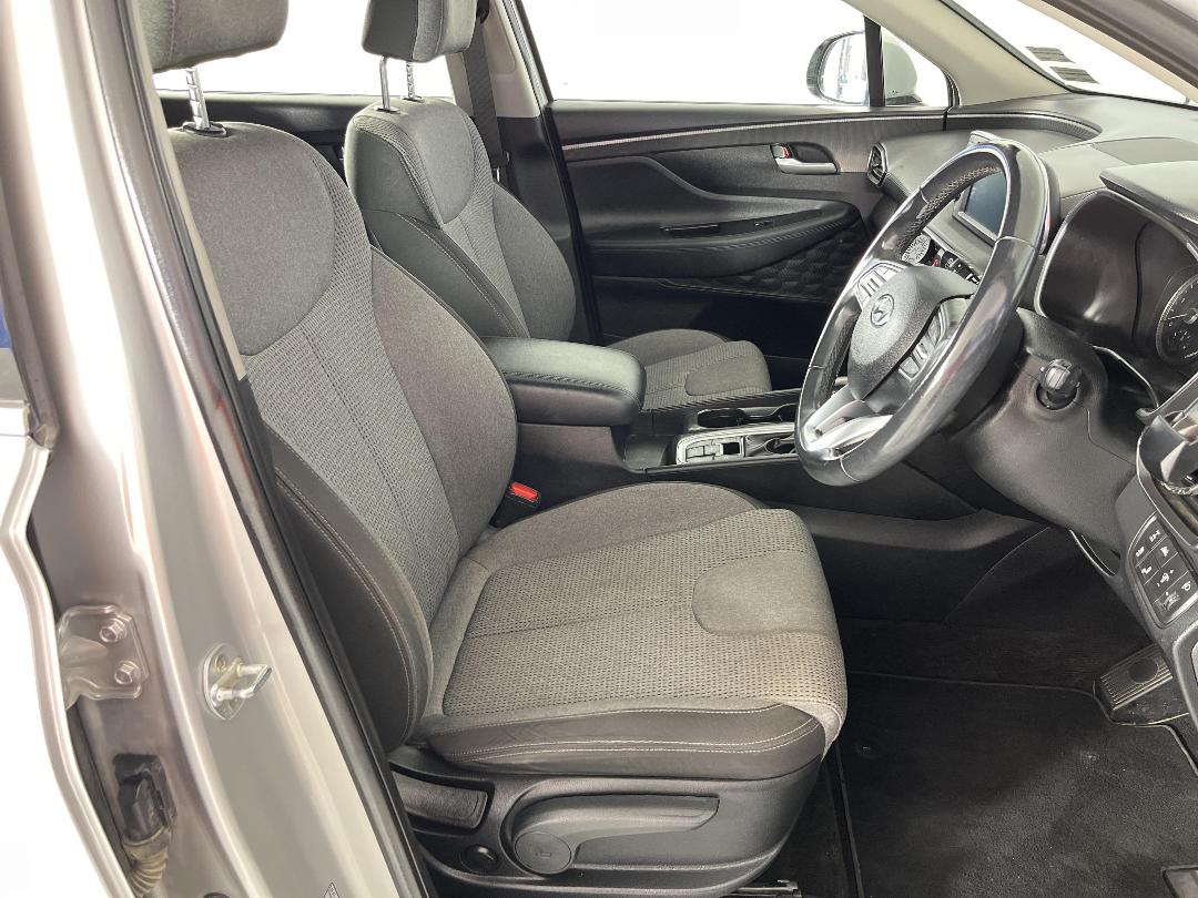 Photo '16' of Hyundai Santa FE