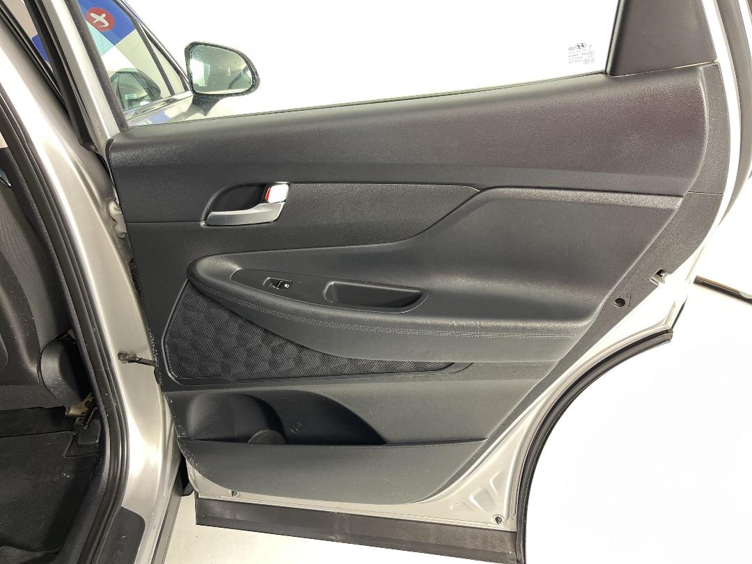 Photo '19' of Hyundai Santa FE