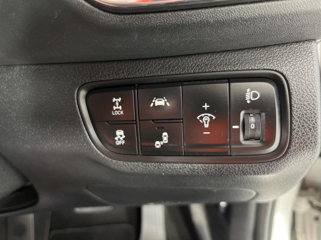 Photo '28' of Hyundai Santa FE