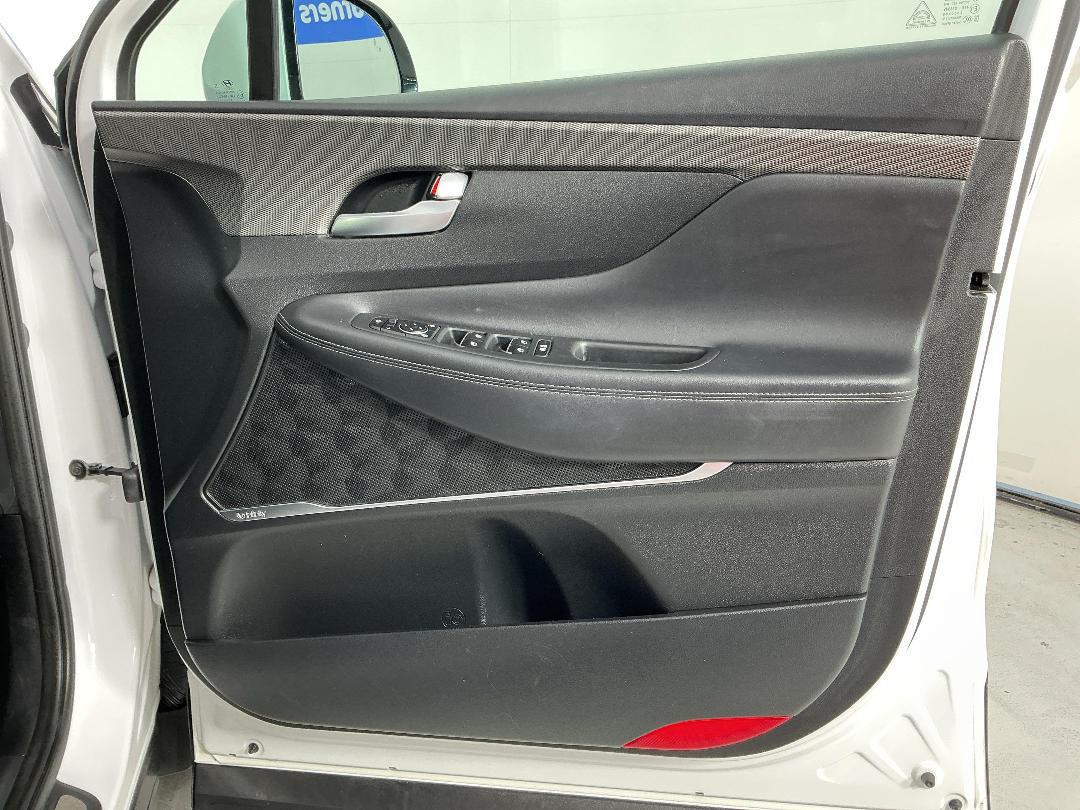 Photo '15' of Hyundai Santa FE Photo '15' of Hyundai Santa FE