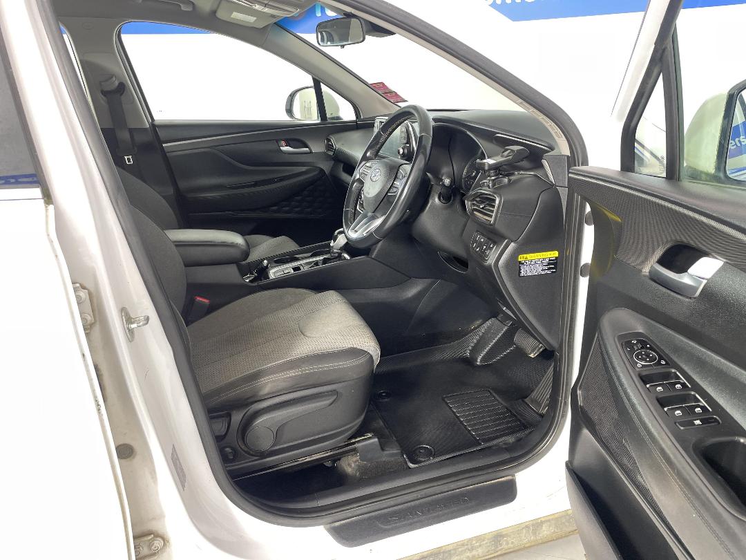 Photo '16' of Hyundai Santa FE Photo '16' of Hyundai Santa FE