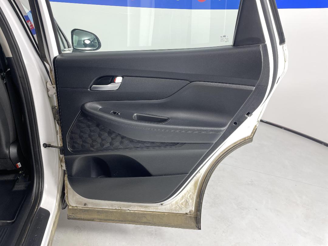 Photo '19' of Hyundai Santa FE Photo '19' of Hyundai Santa FE